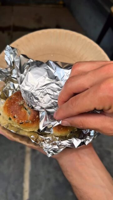 Name a better duo than hot garlic knots and marinara sauce…we’ll wait. 🤌🏽
Our knots are soft on the inside, tossed in garlic butter, hit with parm, and served with a rich, dunk‑ready sauce. 🍅
Next time you’re in NYC, slide through, start with an order (or two), and let the knots do the talking. 🗣️
📍FIVE LOCATIONS IN NEW YORK CITY
📌 Dine in, take out + delivery
🫶WE LOVE YOU NYC
#MADEINNEWYORK #Pizza #Pizzeria #NYC #NewYorkCity