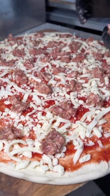 We love a good meat crown around these parts. ๐ ๐
Hand-crumbled sausage, the freshest ingredients, and that perfect New York fold. This pie will make sure to crush every single craving. ๐ค
๐FIVE LOCATIONS IN NEW YORK CITY
๐ Dine in, take out + delivery
๐ซถWE LOVE YOU NYC
#MadeInNYPizza #SausagePie #NYCEats #AuthenticNYC #PizzaTime