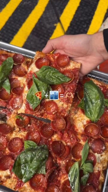 The greatest city in the world deserves the greatest pizza 🍕🗽 Lucky for you… you found it. Grab it to go, or get it delivered straight to your door 🚙

📍 Manhattan, NYC
🚙 Take out + delivery

——
#BestPizzaNYC #NYCPizza #Manhattan #MadeInNewYorkPizza