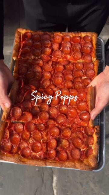 Spicy Pepperoni Square Pie = absolute goals πΆοΈπ Crispy, cheesy, perfectly spicy, and ready for kickoff. Whether youβre hosting the crew or watching solo, this is the pie your World Cup watch party deserves.
Order for delivery or grab one on your way to the game. β½π₯
π Delivery Available
π Midtown | West Village | Upper West Side
ββ
#MadeInNYPizza #WorldCupEats #SquarePie #Pepperoni #NYC