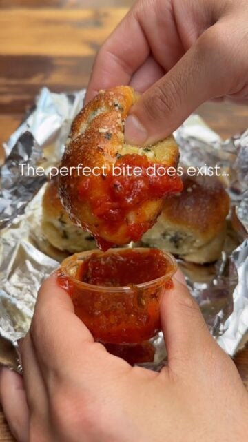 The perfect bite does exist… and it starts with fresh dough. 🤤🍕 Crispy, cheesy, saucy, and made the New York way. One bite is all it takes.
📍 Midtown | West Village | Upper West Side
——
#MadeInNYPizza #PizzaPerfection #GarlicKnots #Manhattan #NYC