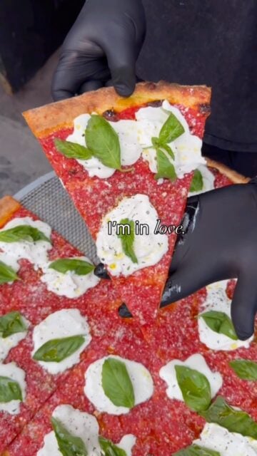Sorry… our heart already belongs to Made in NY Pizza. ❤️🍕 From the first slice to the last garlic knot, we’re in love with everything on the menu. And honestly? We wouldn’t have it any other way.
📍 Midtown | West Village | Upper West Side
🚗 Order for pickup or delivery!
——
#MadeInNYPizza #NYCPizza #LoveAtFirstSlice #NYC #Manhattan
