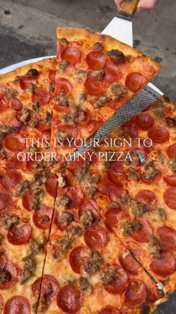 Consider this your official sign. ππ Skip the cooking, grab your favorite pie, and let Made in NY Pizza handle dinner tonight. From slices and square pies to garlic knots, chicken rolls, and more, weβve got everything you need to make your night a whole lot tastier.
π Order for pickup or delivery!
ββ
#MadeInNYPizza #PizzaNight #NYCEats