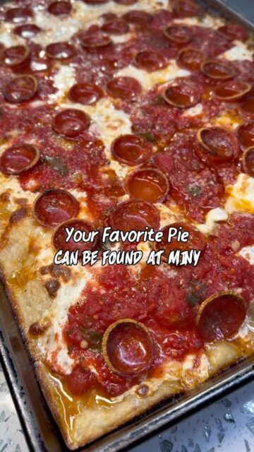 Your favorite pie can be found at MINY Pizza. πβ€οΈ Todayβs pick? Our Pepperoni Margherita. Classic tomato sauce, creamy mozzarella, fresh basil, and those delicious crispy pepperoni cups coming together for one seriously craveable pie.
What pie are you choosing today? π
π Multiple NYC Locations
π Delivery + Pickup Available
ββ
#MadeInNYPizza #PepperoniMargherita #NYStylePizza