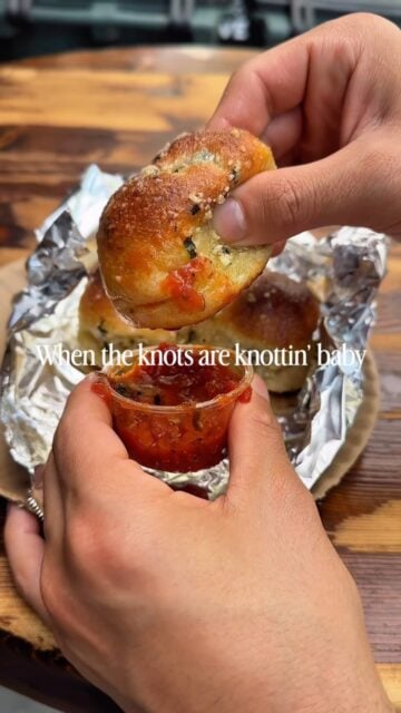 When the knots are knottinโโฆ you know itโs gonna be good. ๐ฎโ๐จ๐ง Ours are baked fresh daily and loaded with cheesy, garlicky, pillowy goodness. Perfect for sharingโฆ or keeping all to yourself. ๐ Whoโs ordering a few dozen?
๐ Multiple NYC Locations
๐ Pickup + Delivery Available
โโ
#MadeInNYPizza #GarlicKnots #NYCEats